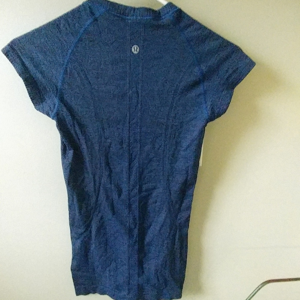 Lululemon tech short sleeve tee